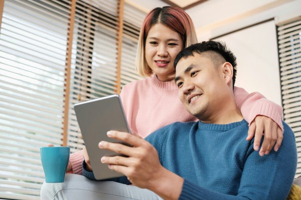 Quels sont les défis de la création d'un jeu de rôle en monde ouvert avec une histoire non linéaire ?